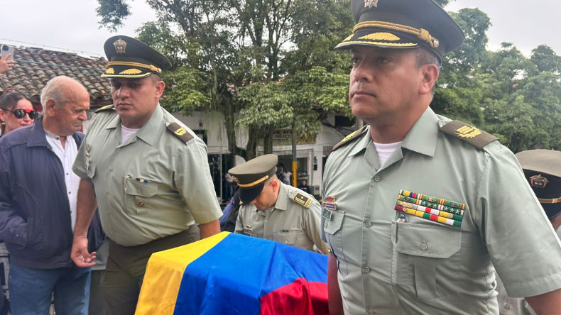 Despidieron en Garzón al subintendente Ángel Hurtado, asesinado en Flandes