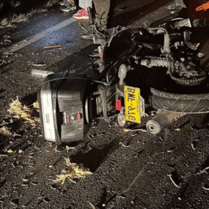 Pareja herida en moto tras chocar con una vaca en la vía Alvarado – Ibagué Pareja herida en moto tras chocar con una vaca en la vía Alvarado – Ibagué
