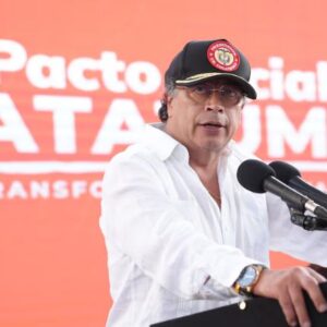 Petro interrumpió acto en Tibú para llamar la atención a Gustavo Bolívar
