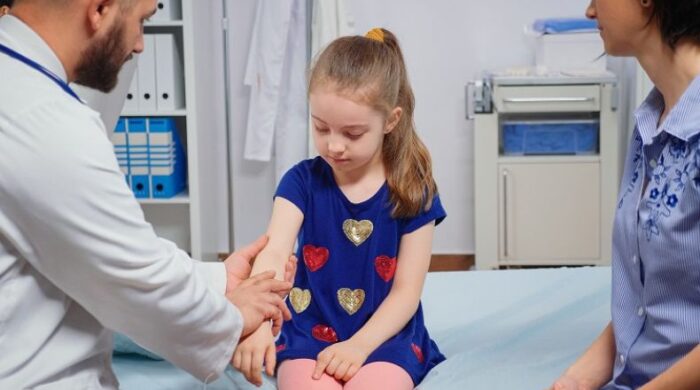 Artritis juvenil: enfermedad que puede afectar el desarrollo infantil