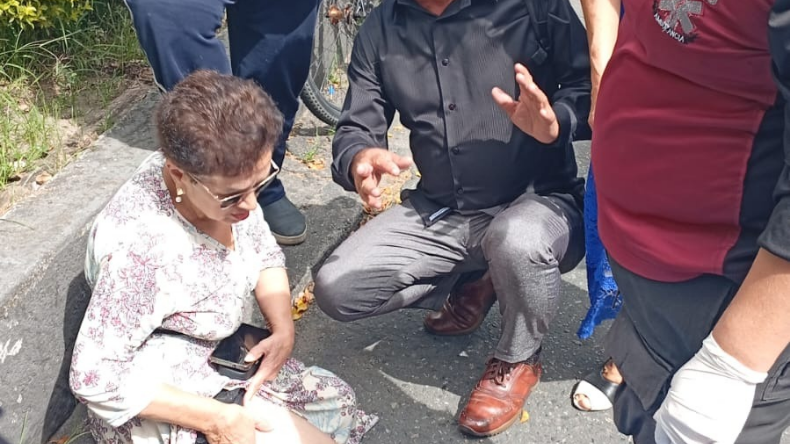 Una mujer fue arrollada por taxi en el centro de Ibagué Una mujer fue arrollada por taxi en el centro de Ibagué