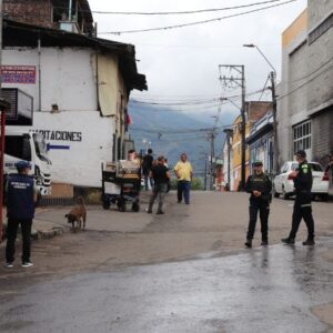 Alcaldía interviene calle 20 del centro de Ibagué para frenar el desorden y la inseguridad Alcaldía interviene calle 20 del centro de Ibagué para frenar el desorden y la inseguridad