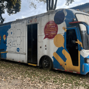 El bus TIC de la Gobernación del Tolima terminó abandonado en un parqueadero El bus TIC de la Gobernación del Tolima terminó abandonado en un parqueadero