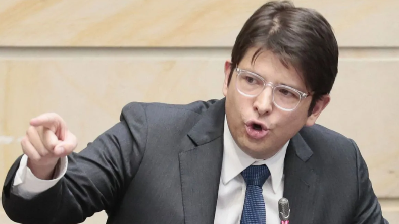 «Vamos a demandar este decreto»: Miguel Uribe antes del atentado «Vamos a demandar este decreto»: Miguel Uribe antes del atentado