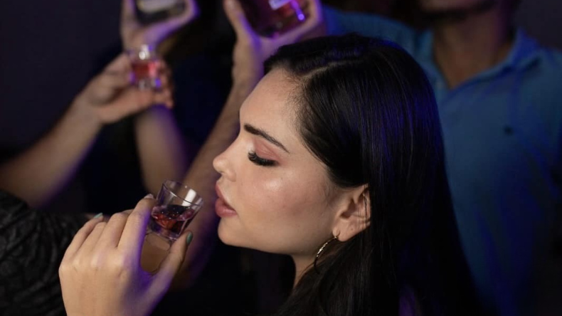 ¿Cómo aliviar el guayabo y la indigestión tras las fiestas? Aquí le contamos ¿Cómo aliviar el guayabo y la indigestión tras las fiestas? Aquí le contamos