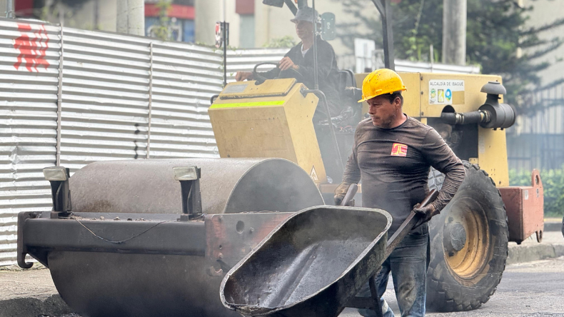 Alcaldía de Ibagué dice que tapó más de 100 huecos en una semana Alcaldía de Ibagué dice que tapó más de 100 huecos en una semana