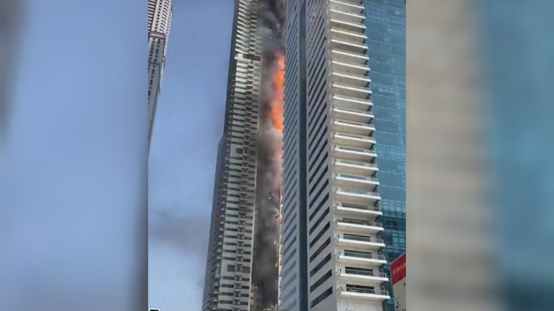 Incendio consumió rascacielos de 67 pisos en Dubái Incendio consumió rascacielos de 67 pisos en Dubái