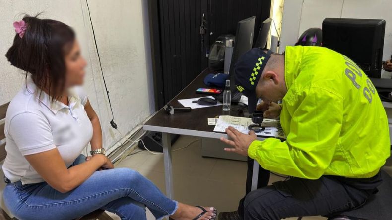 Capturaron a mujer que asesinó a policía y vivió 20 años con identidad falsa Capturaron a mujer que asesinó a policía y vivió 20 años con identidad falsa