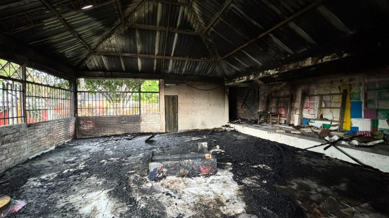 Salón comunal del barrio La Granja se incendió por un corto circuito Salón comunal del barrio La Granja se incendió por un corto circuito