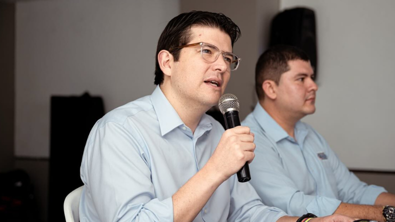 «Persiste condición clínica de máxima gravedad»: Fundación Santa Fe sobre Miguel Uribe «Persiste condición clínica de máxima gravedad»: Fundación Santa Fe sobre Miguel Uribe