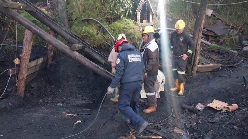 Tres mineros quedaron atrapados en una mina ilegal de Zipaquirá Tres mineros quedaron atrapados en una mina ilegal de Zipaquirá