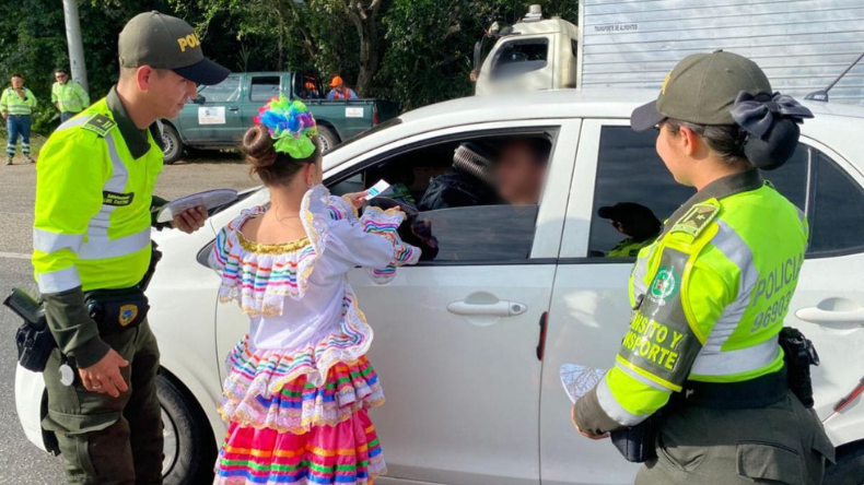 Policía del Tolima dio bienvenida a turistas por festividades de San Pedro y San Juan Policía del Tolima dio bienvenida a turistas por festividades de San Pedro y San Juan