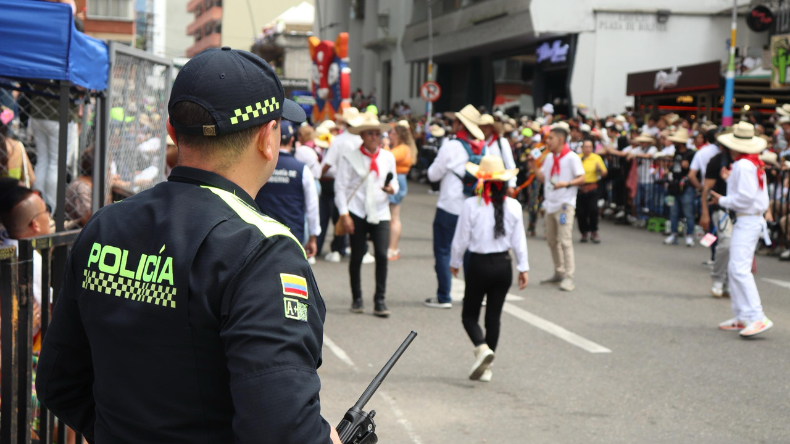 Alcaldía habilita línea para reportar uso indebido del espacio público Alcaldía habilita línea para reportar uso indebido del espacio público