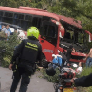 Varios heridos dejó accidente en la variante de Ibagué Varios heridos dejó accidente en la variante de Ibagué