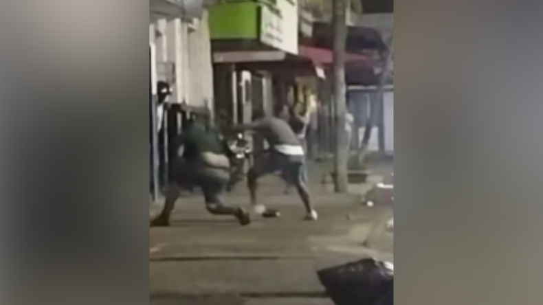 Hombre atacó con machete a cuatro personas luego de una discusión Hombre atacó con machete a cuatro personas luego de una discusión