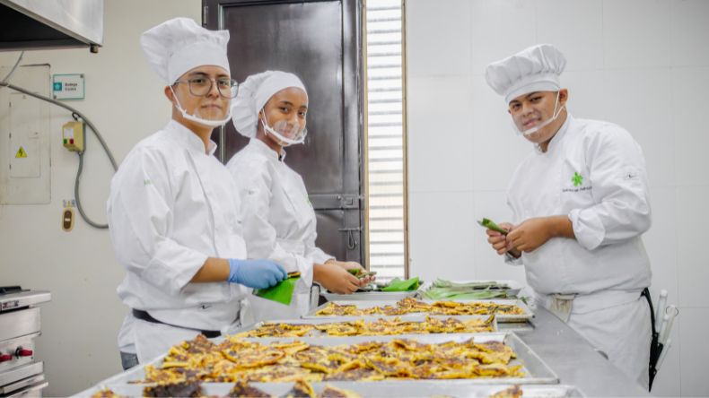 Aprenda gastronomía colombiana y cocina internacional gratis