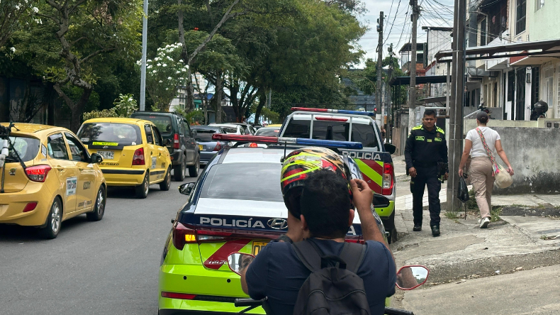 Autoridades acordonaron importante avenida de Ibagué por maleta sospechosa Autoridades acordonaron importante avenida de Ibagué por maleta sospechosa
