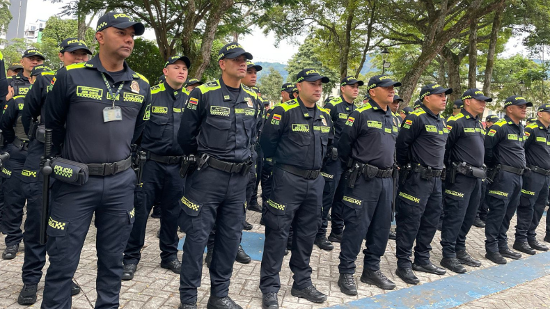 Más de 1.000 policías estarán cuidando la seguridad durante el desfile de San Juan Más de 1.000 policías estarán cuidando la seguridad durante el desfile de San Juan
