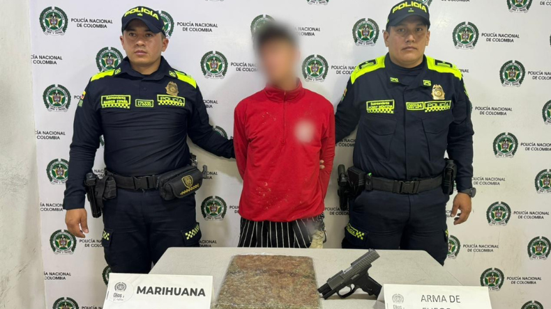 En una persecución fue detenido con un arma y gran cantidad de droga en Ibagué En una persecución fue detenido con un arma y gran cantidad de droga en Ibagué