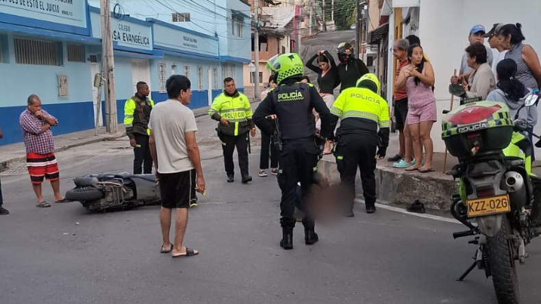 Motociclista se accidentó en el barrio Ancón de Ibagué Motociclista se accidentó en el barrio Ancón de Ibagué