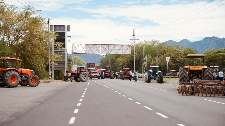 Paro arrocero: habilitaciones parciales no alivian el caos vial Paro arrocero: habilitaciones parciales no alivian el caos vial