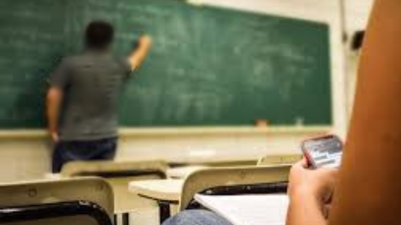 Escuela Normal Ibagué retira a docente por denuncias de acoso Escuela Normal Ibagué retira a docente por denuncias de acoso