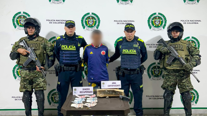 Capturaron hombre que asaltó a un taxista en el centro de Ibagué Capturaron hombre que asaltó a un taxista en el centro de Ibagué