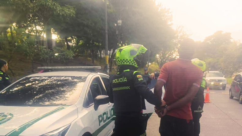 Motociclista agredió a un agente de tránsito en Ibagué Motociclista agredió a un agente de tránsito en Ibagué