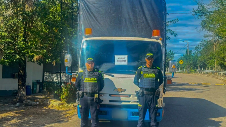 Recuperan camión robado en Ibagué tras alerta de la comunidad Recuperan camión robado en Ibagué tras alerta de la comunidad
