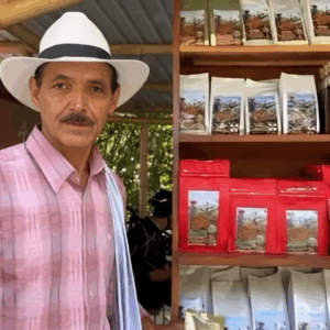 El campesino tolimense que le apostó a su propio café para no dejar el campo El campesino tolimense que le apostó a su propio café para no dejar el campo