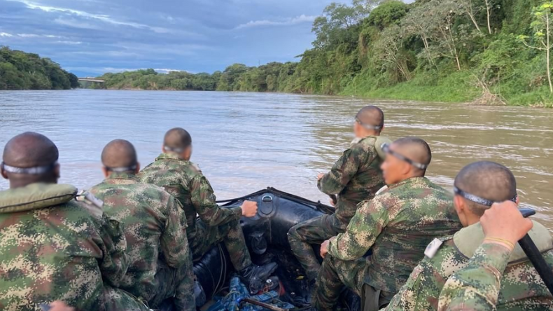 Ejército busca a tres oficiales desaparecidos en maniobra de entrenamiento en Tolemaida Ejército busca a tres oficiales desaparecidos en maniobra de entrenamiento en Tolemaida