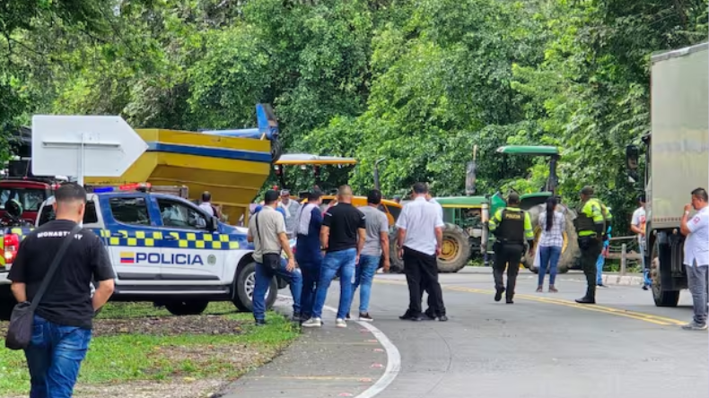 Bloqueos continúan en el Tolima tras 10 días de paro arrocero Bloqueos continúan en el Tolima tras 10 días de paro arrocero