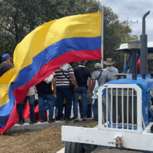 Continúa el paro arrocero en el Tolima con bloqueos en diferentes puntos Continúa el paro arrocero en el Tolima con bloqueos en diferentes puntos