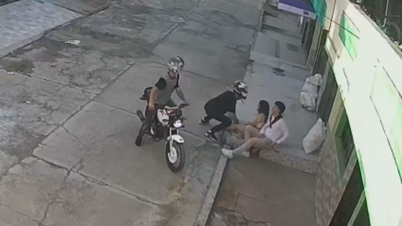 Pareja de jóvenes fue asaltada frente a su vivienda en el barrio Tulio Varón de Ibagué Pareja de jóvenes fue asaltada frente a su vivienda en el barrio Tulio Varón de Ibagué