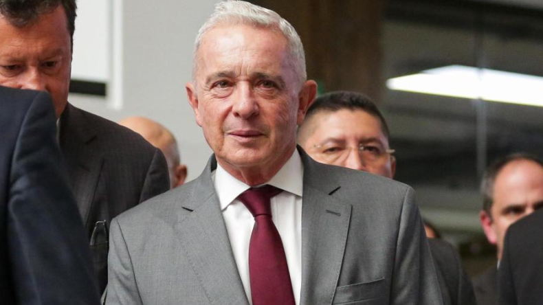 Procuraduría pide revocar condena de 12 años a Álvaro Uribe Procuraduría pide revocar condena de 12 años a Álvaro Uribe