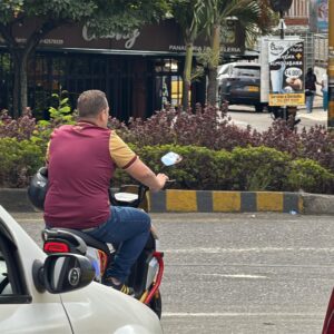 Motociclistas imprudentes siguen violando las normas en Ibagué Motociclistas imprudentes siguen violando las normas en Ibagué