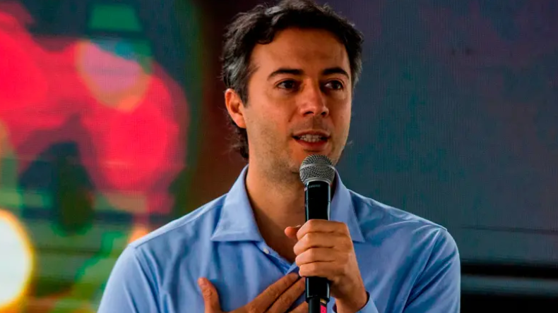 Daniel Quintero oficializa su precandidatura presidencial Daniel Quintero oficializa su precandidatura presidencial