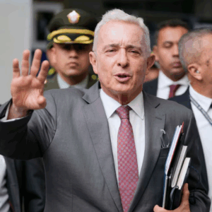 Álvaro Uribe Vélez recibiría condena de 12 años