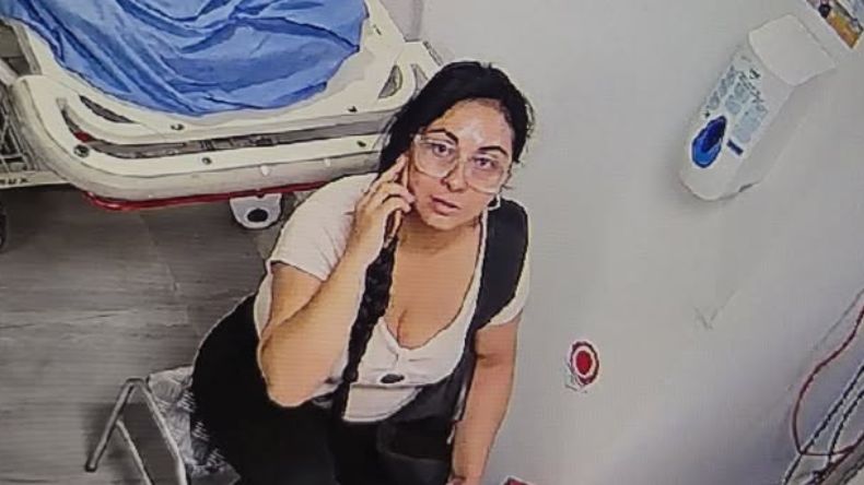 Buscan a una mujer que se llevó un desfibrilador de la clínica Asotrauma