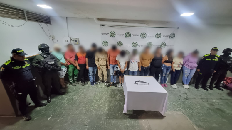 Desmantelan a ‘Los de la Cumbre’: 14 capturados en megaoperativo en Tolima y Caldas Desmantelan a ‘Los de la Cumbre’: 14 capturados en megaoperativo en Tolima y Caldas