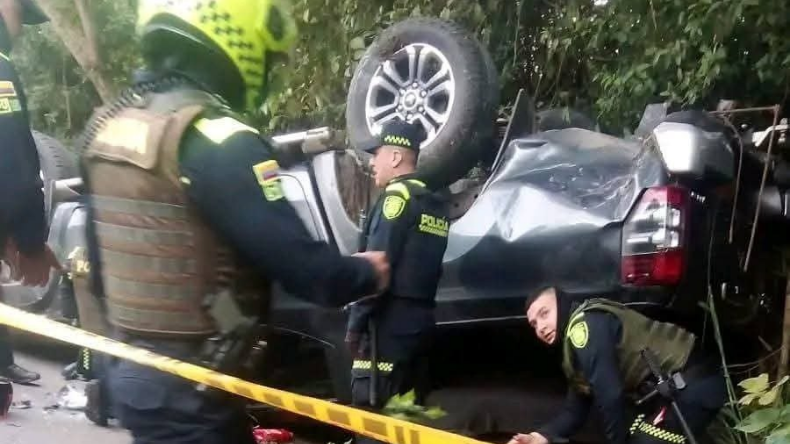 Camioneta con presunta droga arrolló a dos mujeres en moto
