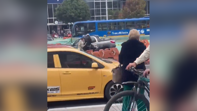 Intento de fleteo causó pánico en Bogotá Intento de fleteo causó pánico en Bogotá