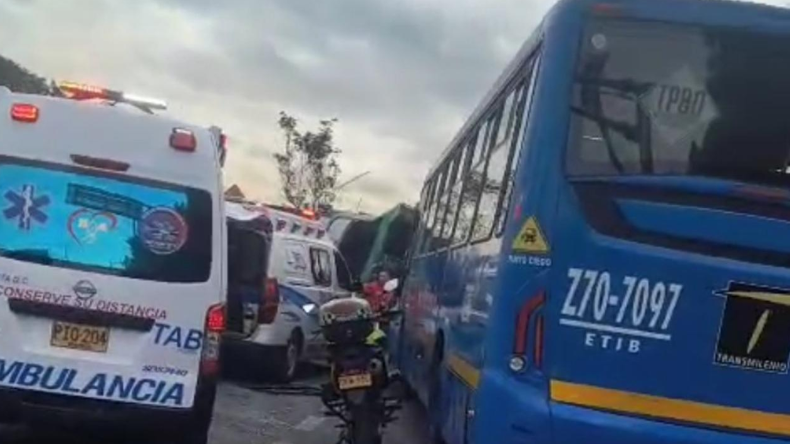 Choque múltiple en Bogotá deja 29 personas heridas Choque múltiple en Bogotá deja 29 personas heridas