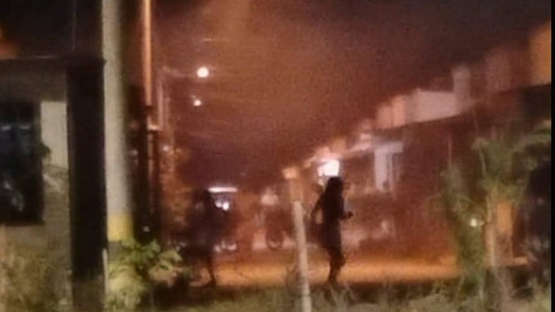 Incendio afecta vivienda en urbanización Puerto Peñón de El Espinal Incendio afecta vivienda en urbanización Puerto Peñón de El Espinal