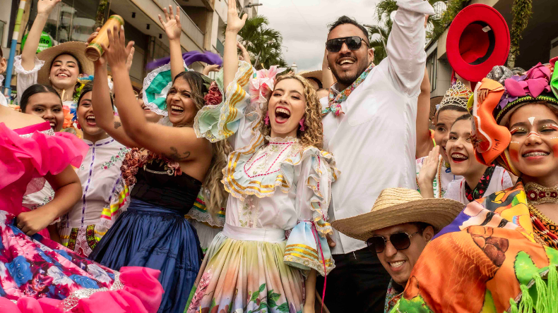 Juliana Valdiri, el folclor tolimense con mirada contemporánea Juliana Valdiri, el folclor tolimense con mirada contemporánea