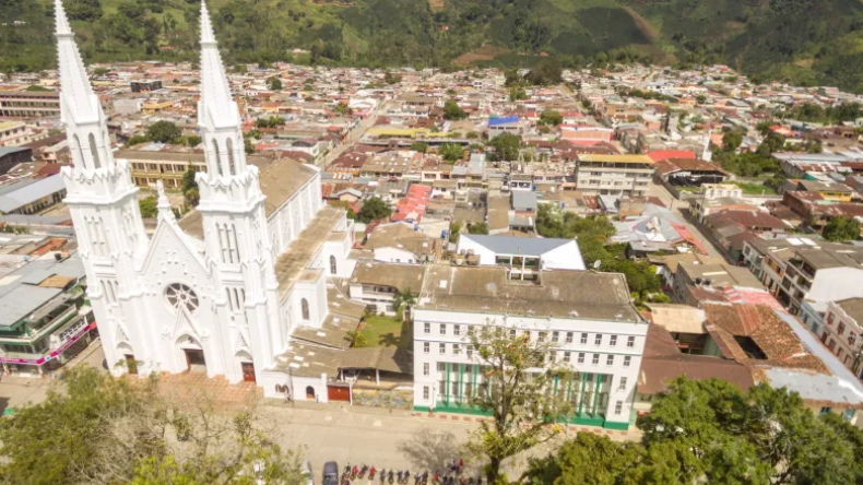 Refuerza movilidad y control vial en el Líbano por la Feria Internacional del Café Refuerza movilidad y control vial en el Líbano por la Feria Internacional del Café