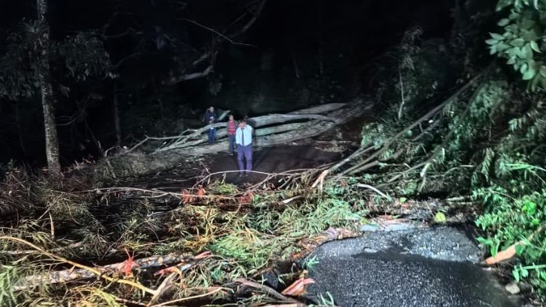 Vendavales e inundaciones dejaron daños en Villahermosa, Casabianca y Líbano Vendavales e inundaciones dejaron daños en Villahermosa, Casabianca y Líbano