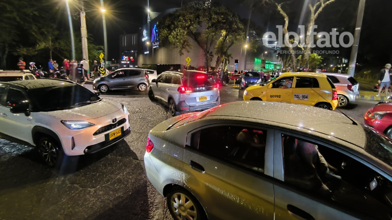 Conductores de plataformas de transporte bloquean la 60 y anuncian cierres este viernes