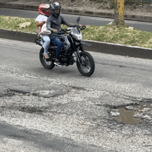 Mal estado de la malla vial en el sur de Ibagué provoca accidentes Mal estado de la malla vial en el sur de Ibagué provoca accidentes