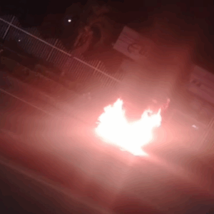 Quemaron la moto de un presunto ladrón en Mirolindo Quemaron la moto de un presunto ladrón en Mirolindo